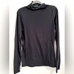 Velvet brand. Tissue mock neck. Medium.